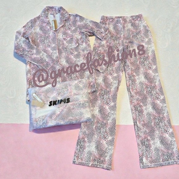 SKIMS Long Sleeve Button Up Pajama Set Bloom Animal Print NWT - Picture 2 of 11